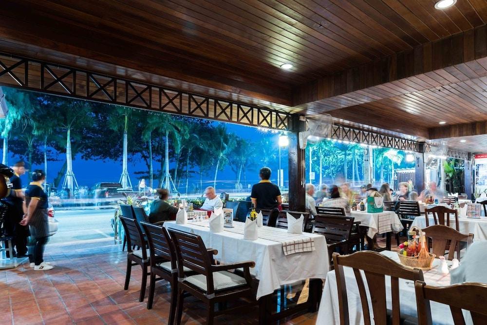 Jomtien Boathouse Hotel Pattaya Exterior foto