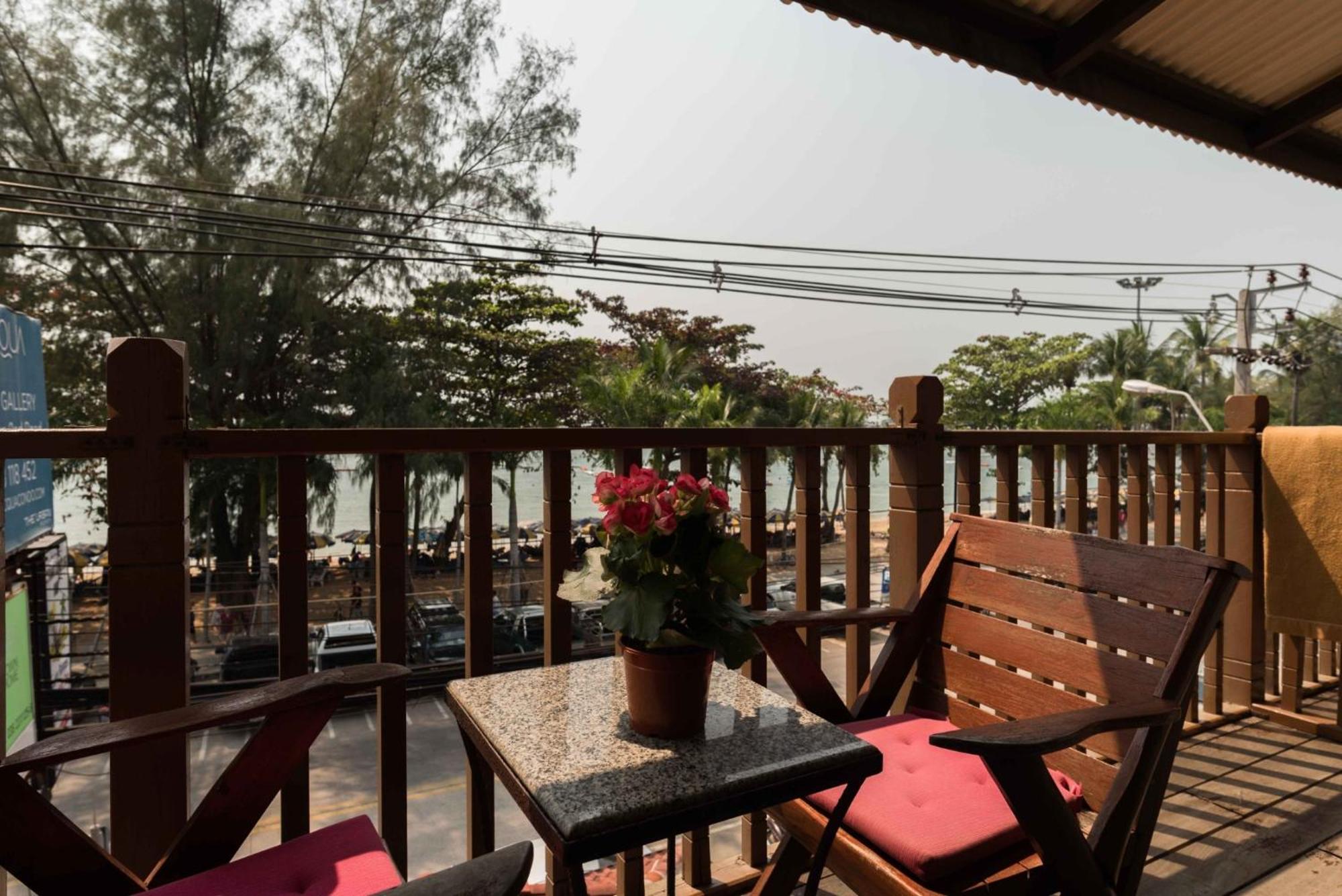 Jomtien Boathouse Hotel Pattaya Exterior foto