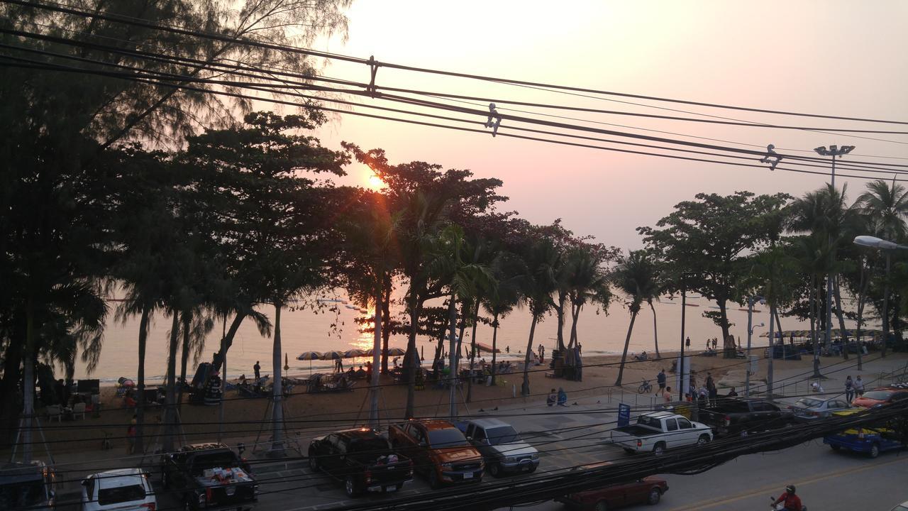 Jomtien Boathouse Hotel Pattaya Exterior foto
